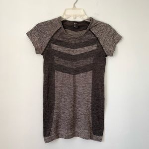 Zella Grey Black Athletic Short Sleeve Tee